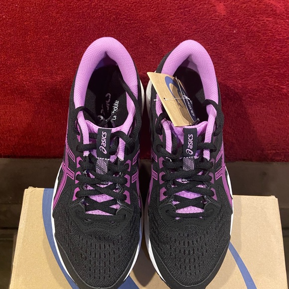 BNWTs in box ASICS - Picture 2 of 11